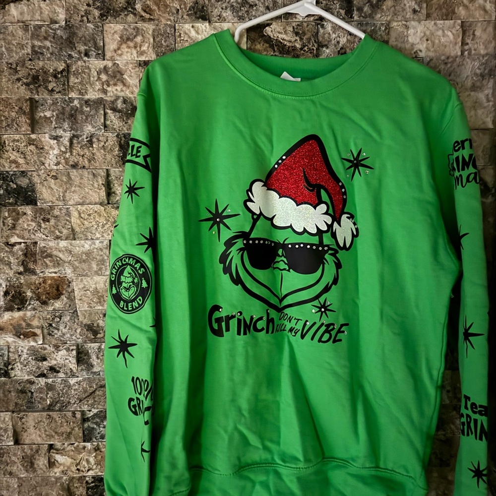 Whoville Christmas Blend Grinch sweatshirt.  Size (M) Green with Red glitter.